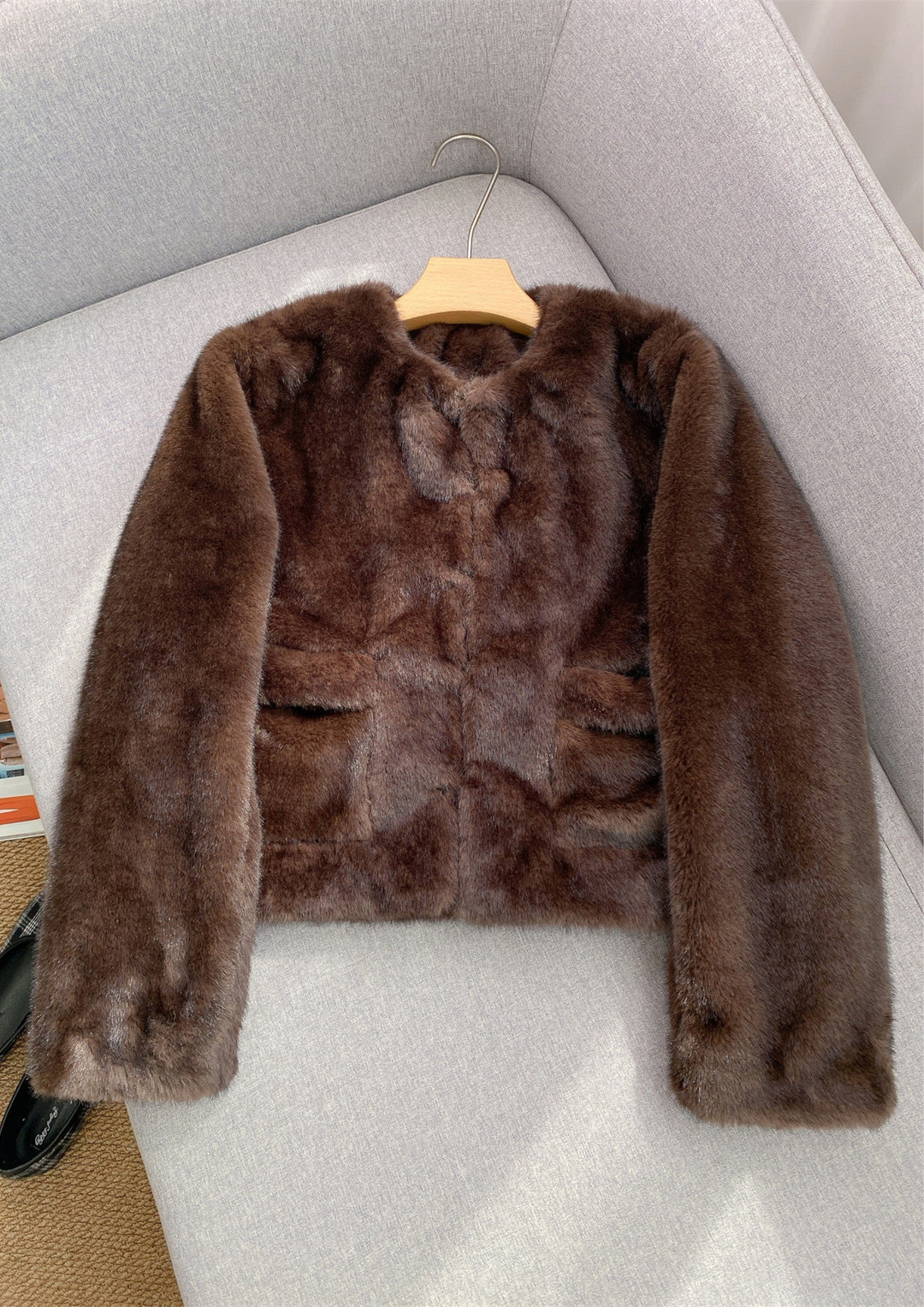 Elegant Faux Fur Round Neck Jacket