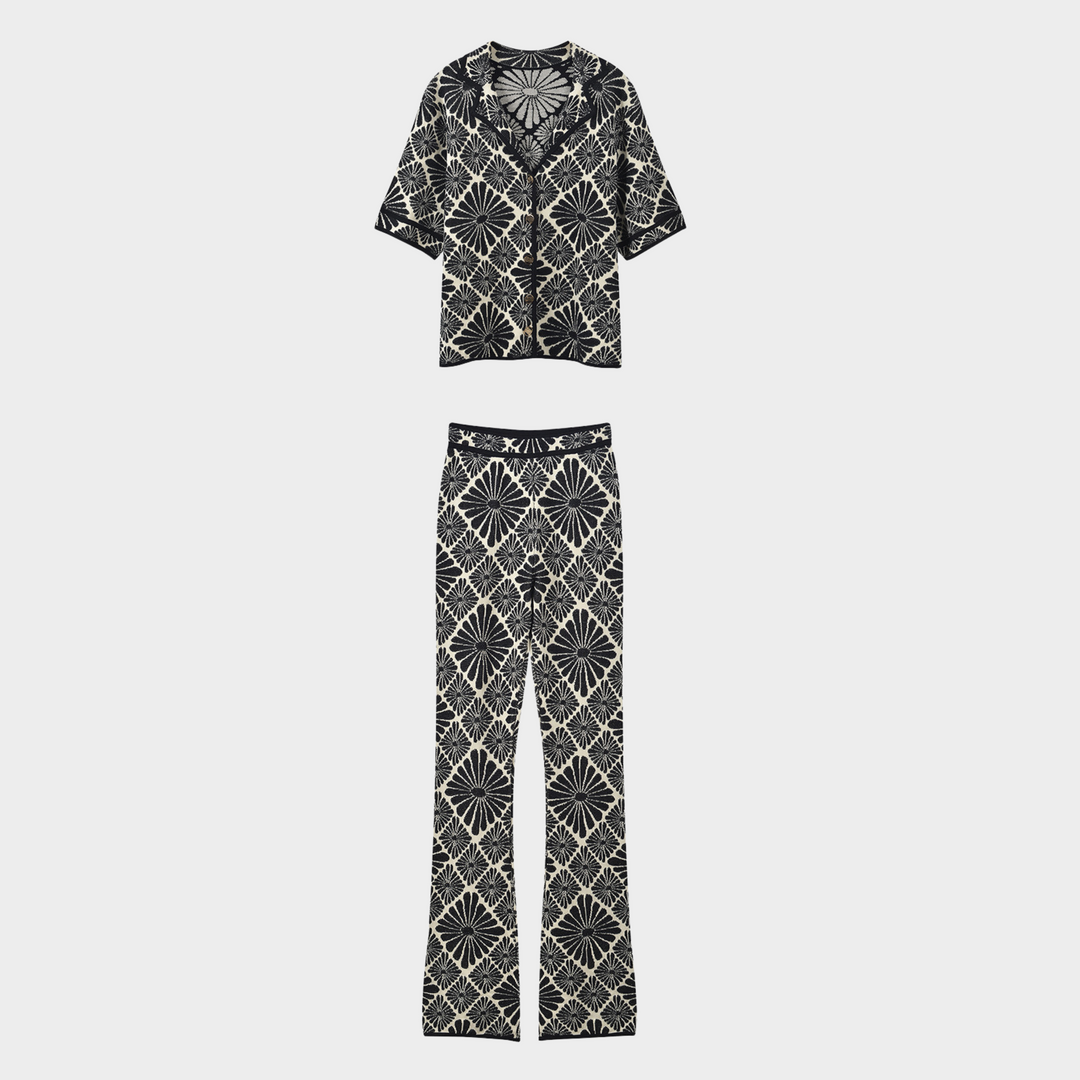 Monochrome Breeze Flare Ensemble