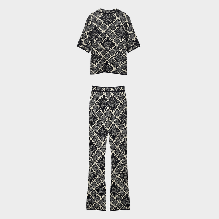Monochrome Breeze Flare Ensemble