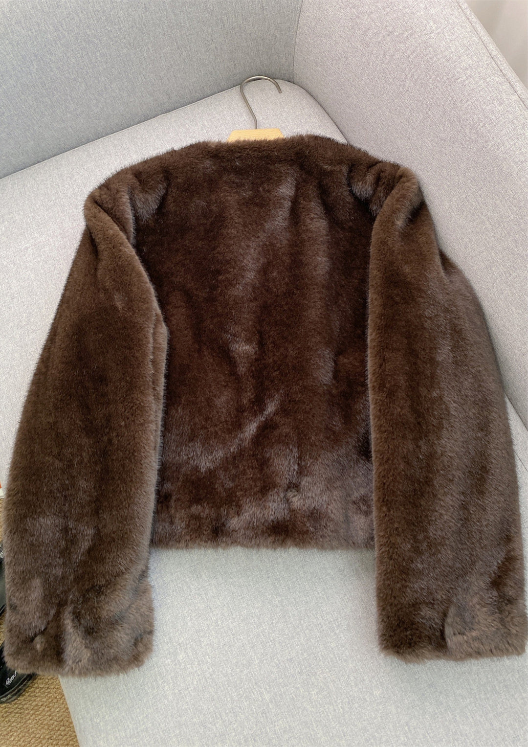 Elegant Faux Fur Round Neck Jacket